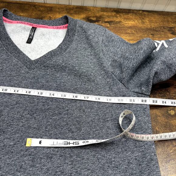 Calvin Klein Size XL Crop Sweatshirt Spellout V-Neck Gray Athleisure Activewear - Picture 10 of 13